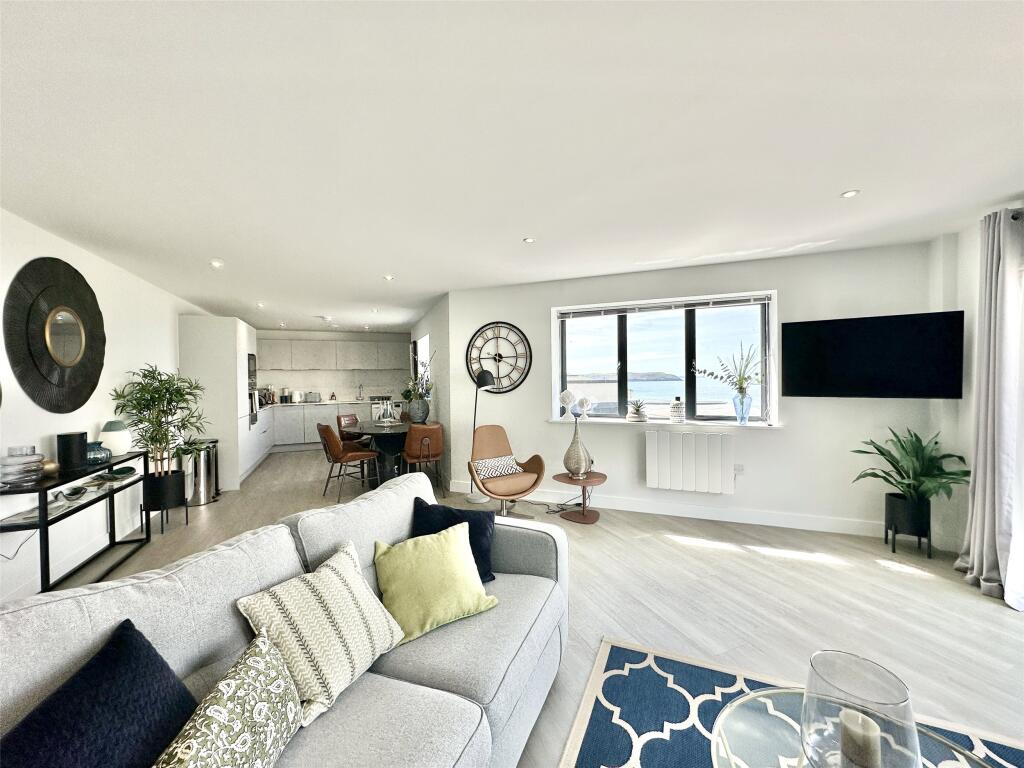 2-bed flat on Beach Road, Woolacombe, Devon, EX34, £595,000