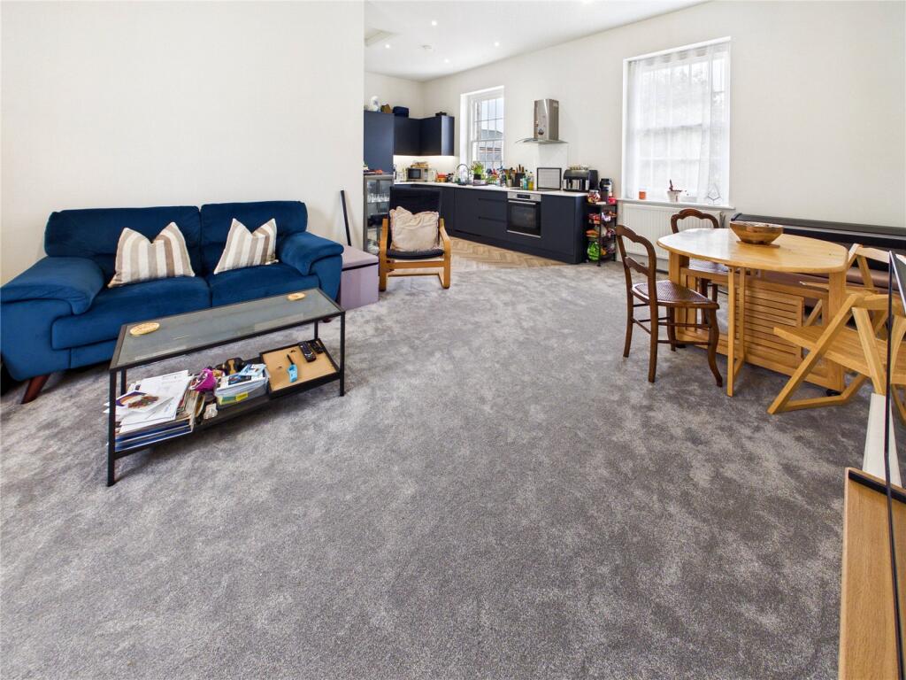 Apartment in Braintree, Kelvedon - View 4