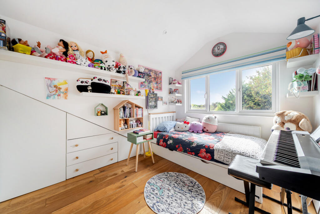 House in London, Merton Park - More