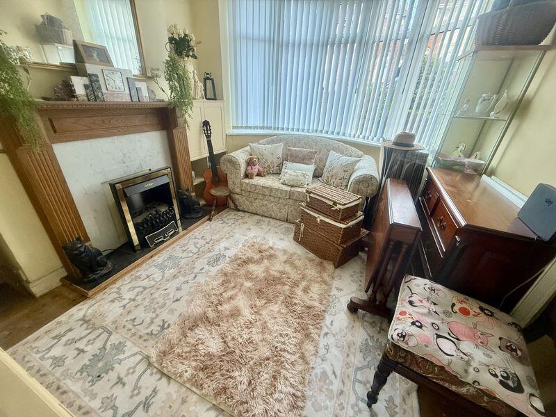 House in Birmingham, West Midlands - More