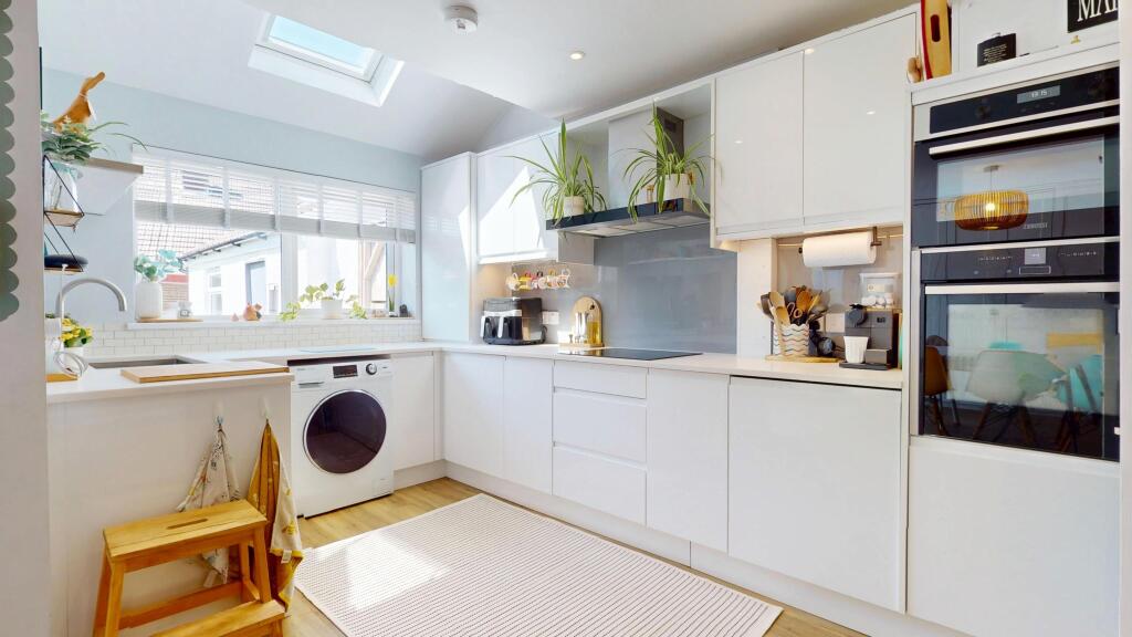 Heol Erwin, Rhiwbina, Cardiff photo 4
