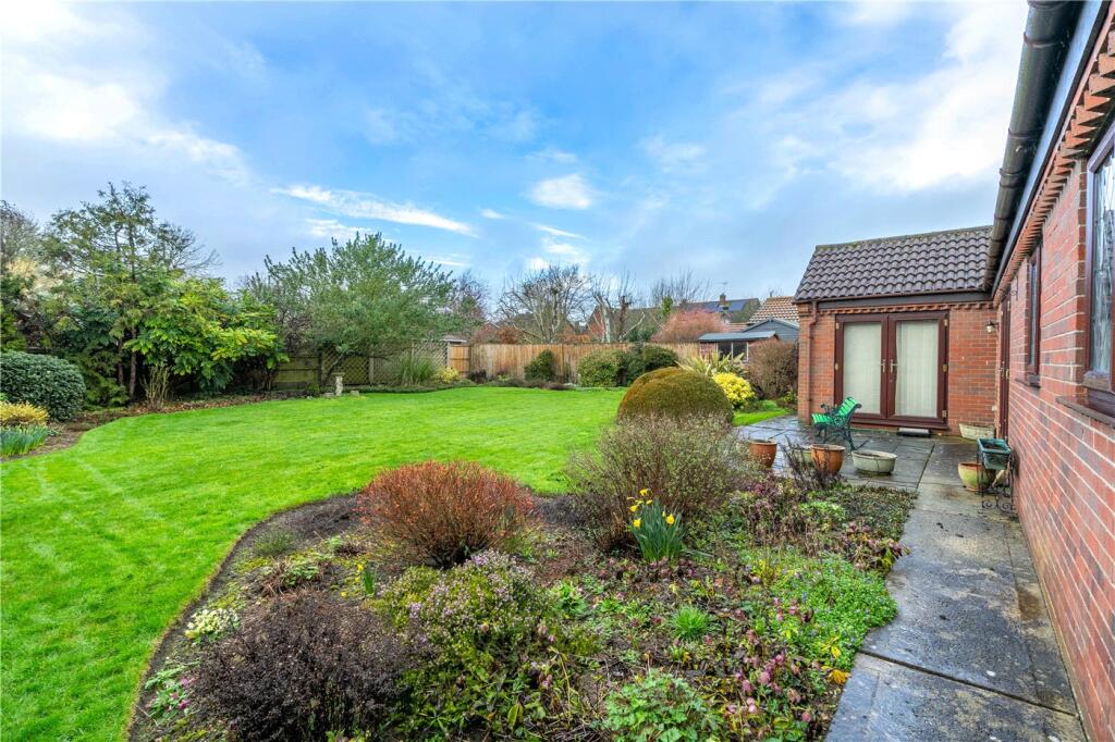 Edenham Road, Hanthorpe, Bourne, Lincolnshire, PE10 photo 2