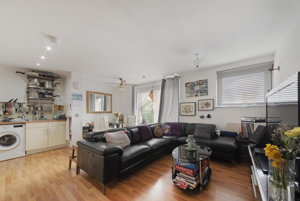 Main image of property: Explorers Court, 5 Newport Avenue, E14