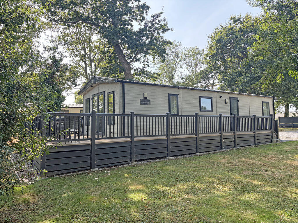 Main image of property: Hoburne, Blue Anchor