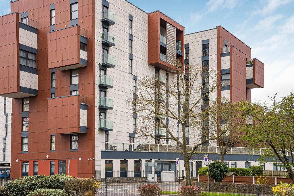 Main image of property: Victoria Avenue, Southend-On-Sea, SS2