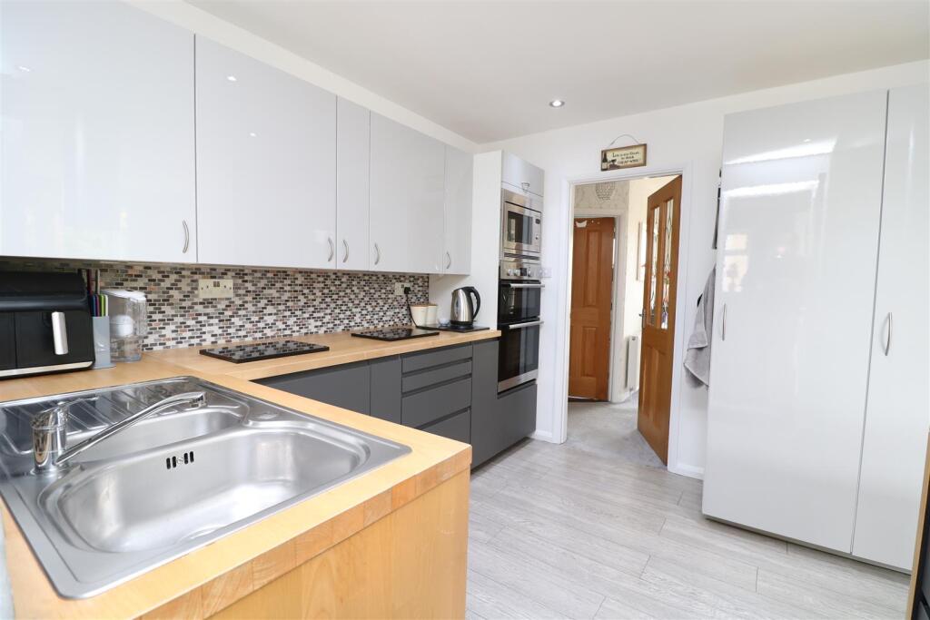 Tyning Close, Trowbridge - View 5