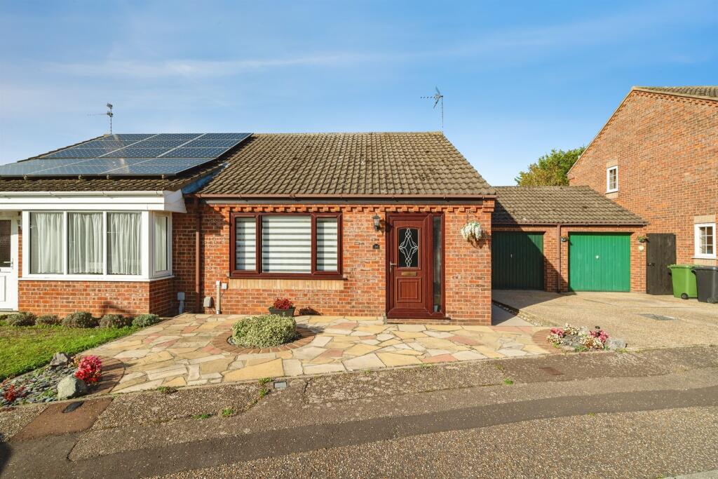 2-bed semi-detached on Foxglove Drive, Bradwell, Great Yarmouth, £220,000