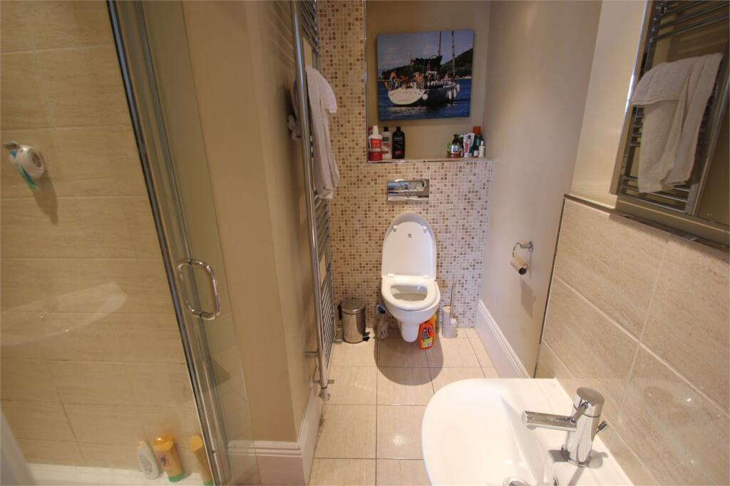 2 bedroom maisonette for rent