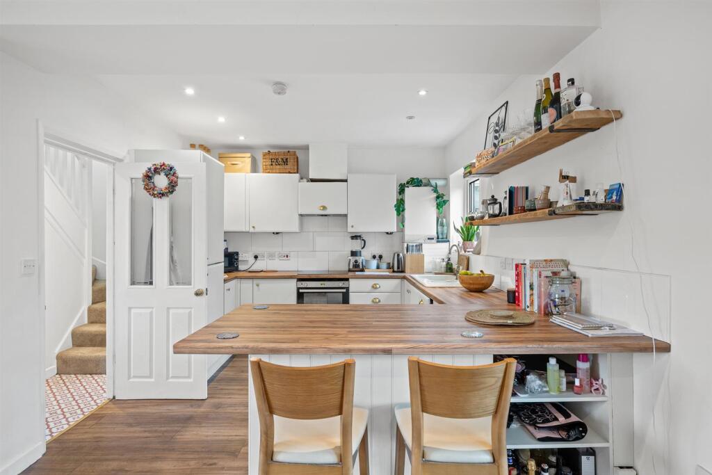 Admiral Seymour Road, London photo 4