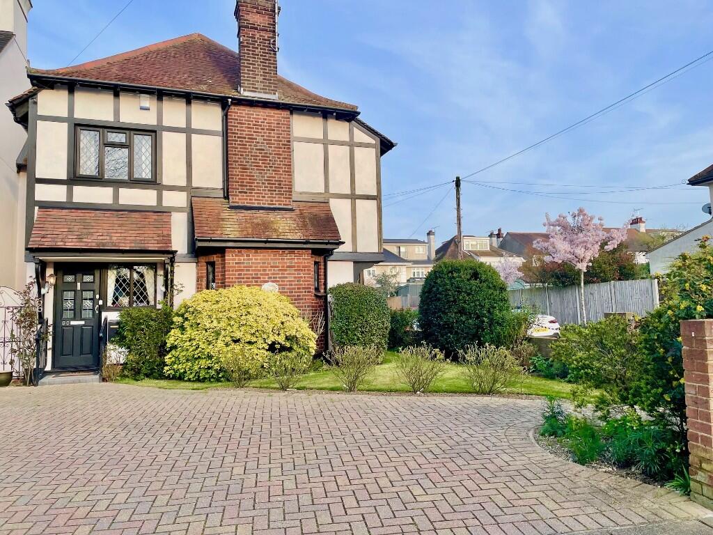 Main image of property: Leigh-On-Sea, Essex, SS9