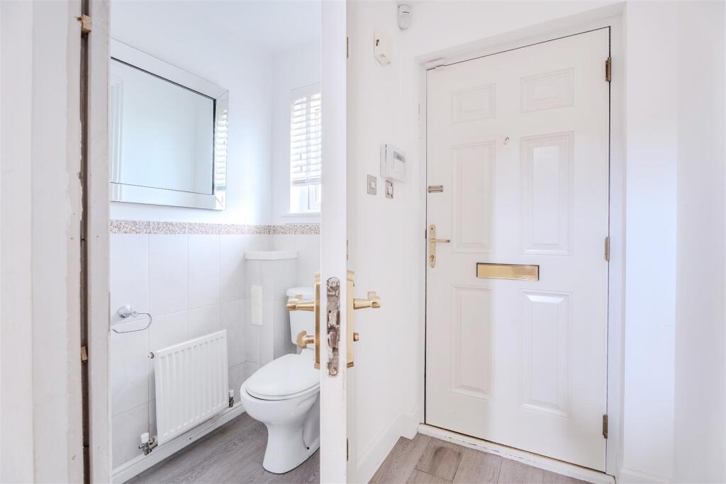 House in Motherwell, North Lanarkshire - View 4