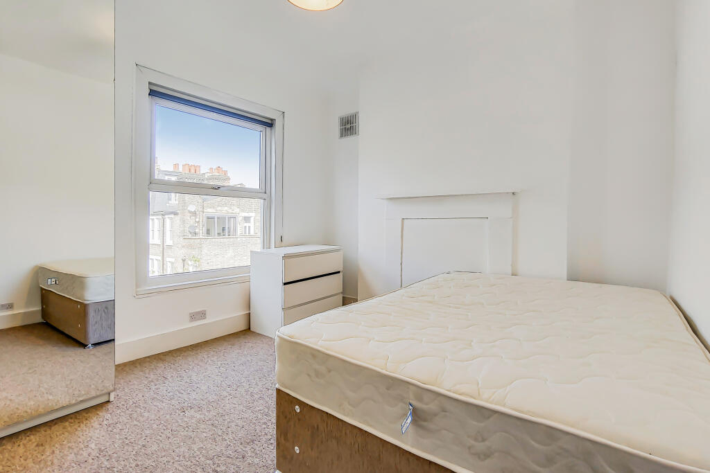 Apartment in London - View 5