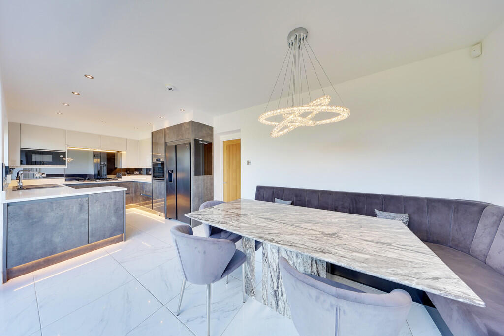 House in London - View 2