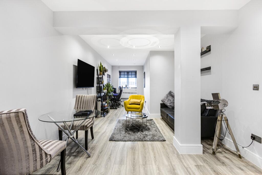 Main image of property: Chaucer Way, Hoddesdon, EN11