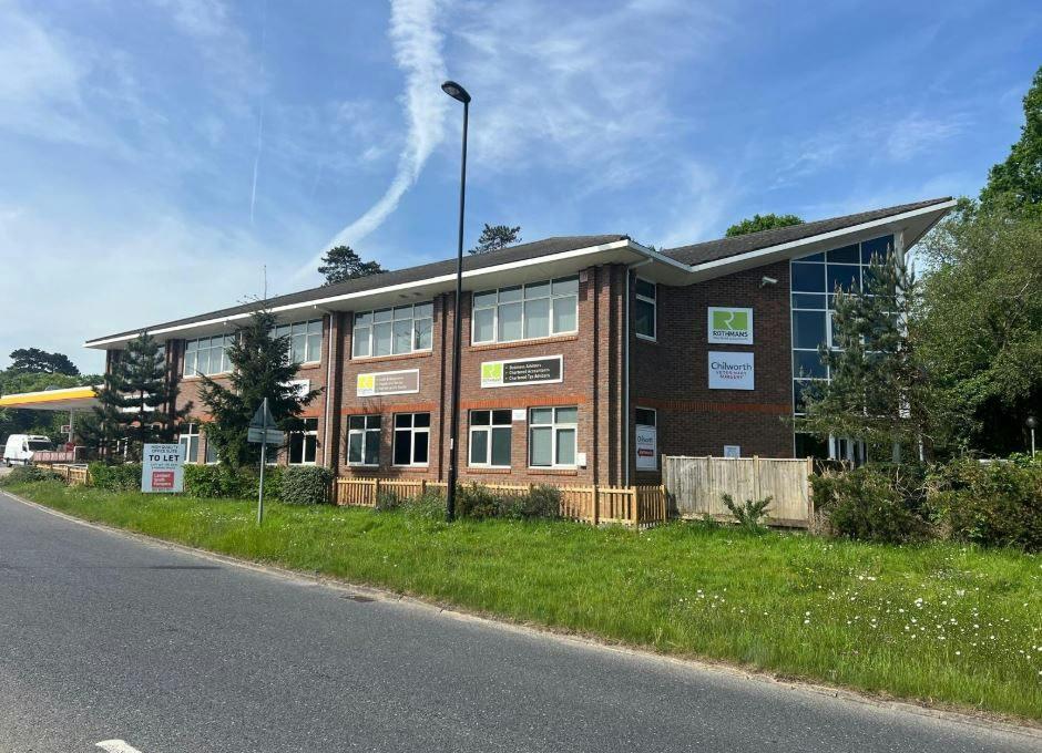 Chilworth Point exterior.JPG