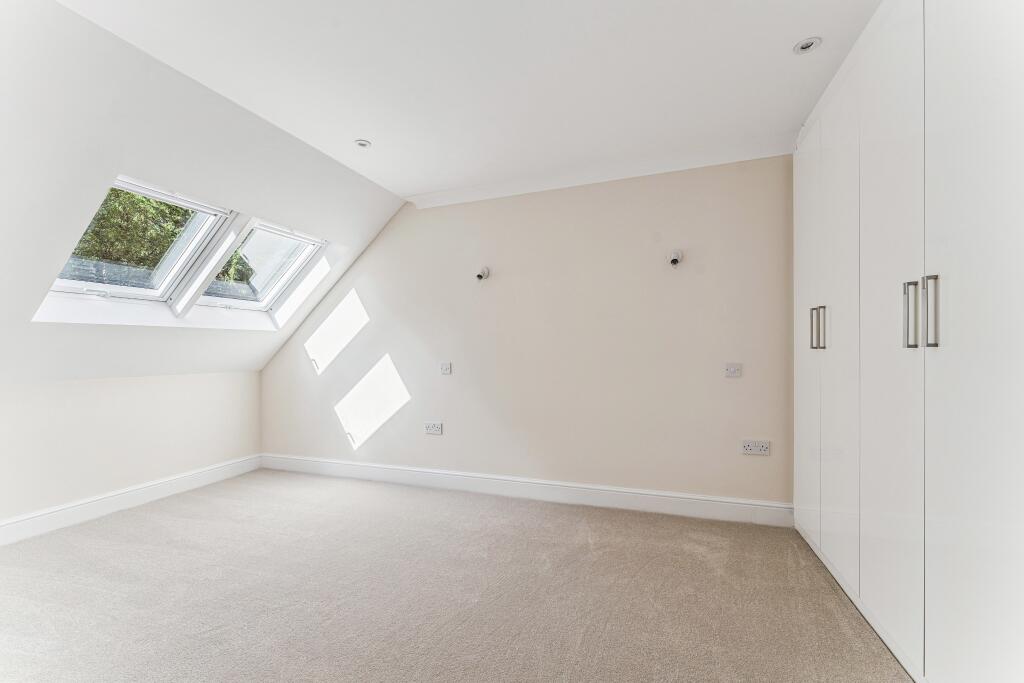 Apartment in Latimer, Little Chalfont - View 5