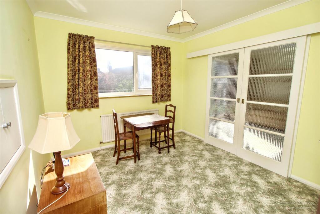 Hillview Close, Tilehurst, Reading – pohled 6