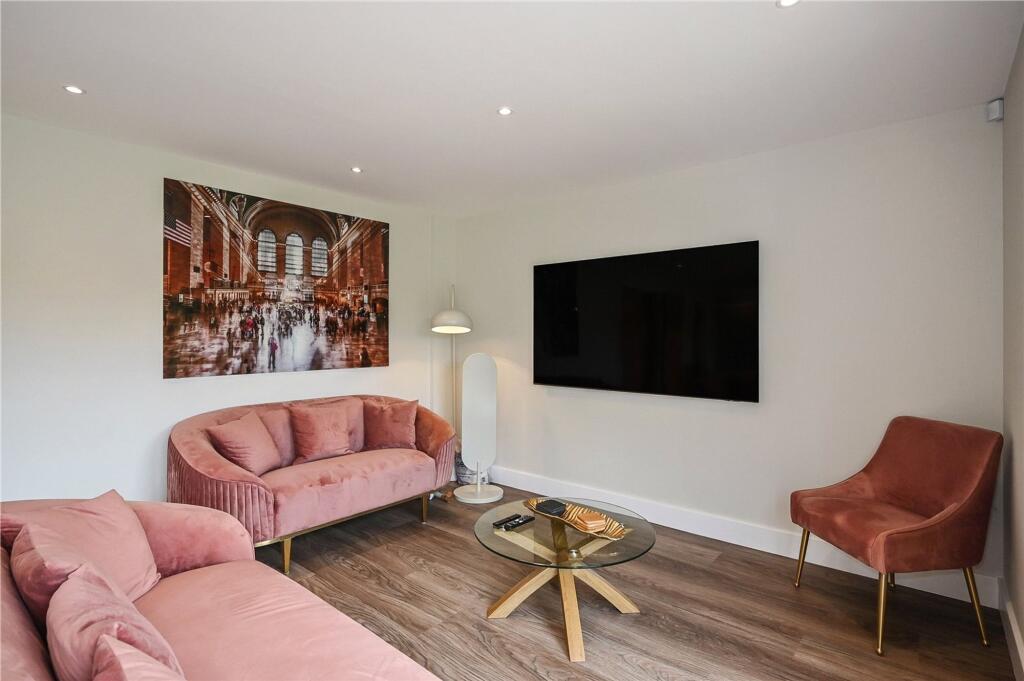 Woodlark Gardens, Hambrook, PO18 - View 6