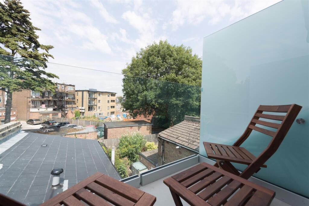 Apartment in London - View 2