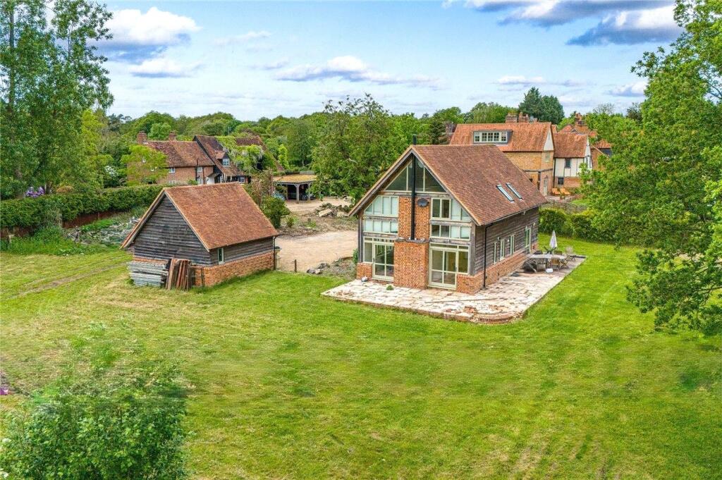 Main image of property: Denham Lane, Chalfont St. Peter, Gerrards Cross, Buckinghamshire, SL9