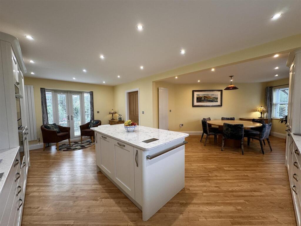 House in Howden, East Riding of Yorkshire - View 5