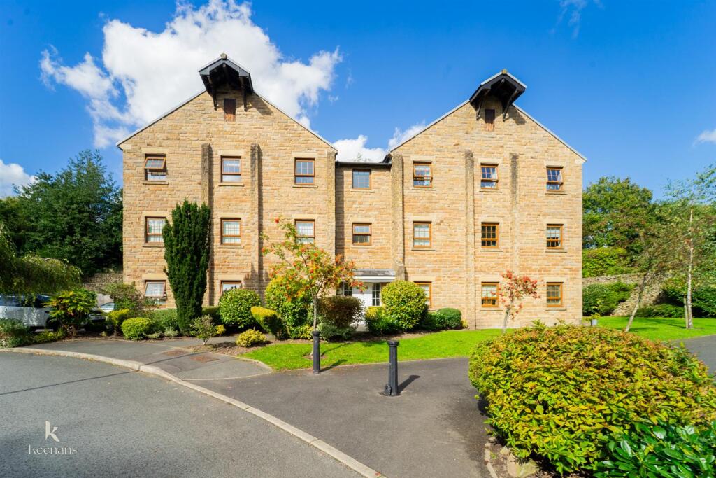 Main image of property: Paperhouse Close, Rochdale