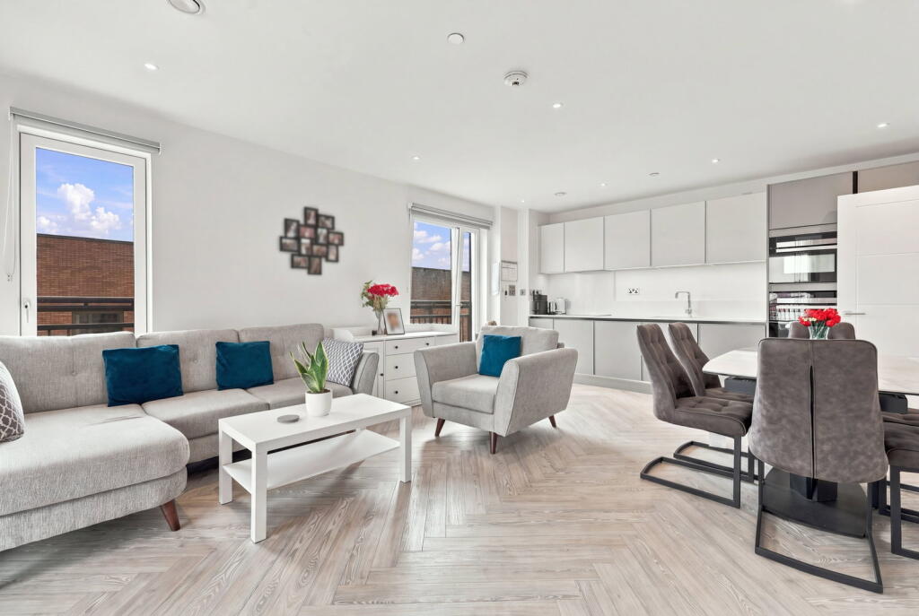2-bed flat on Jacquard Apartments, SW18, £500,000