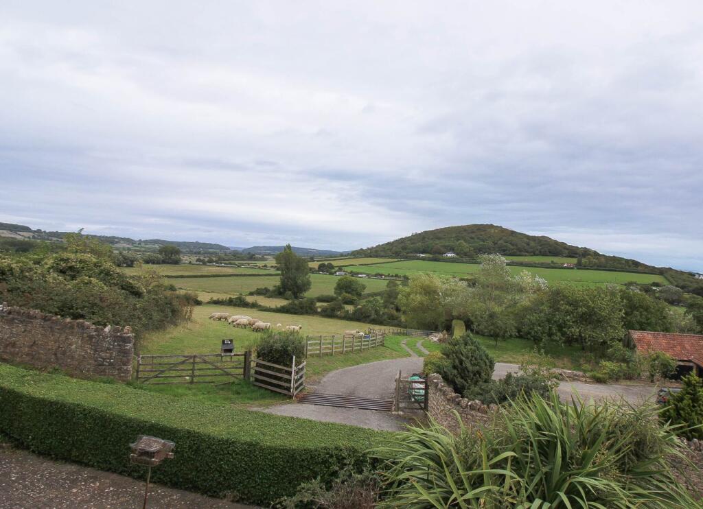 **Loxton**Beautifully Presented**150` Garden with Studio**3 Bedrooms**Open Plan Kit/Dining/Living Room** photo 2