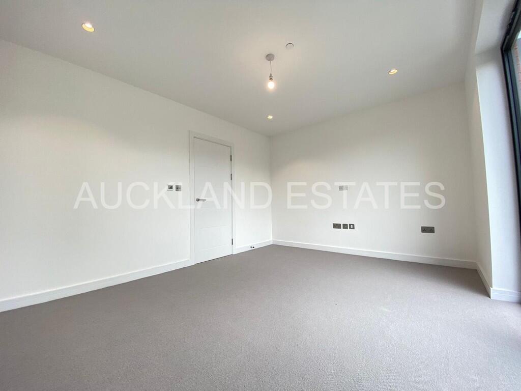 Apartment in Welwyn Hatfield, North Mymms - More
