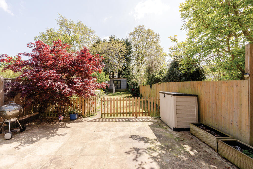 Coronation Road, Downend photo 4