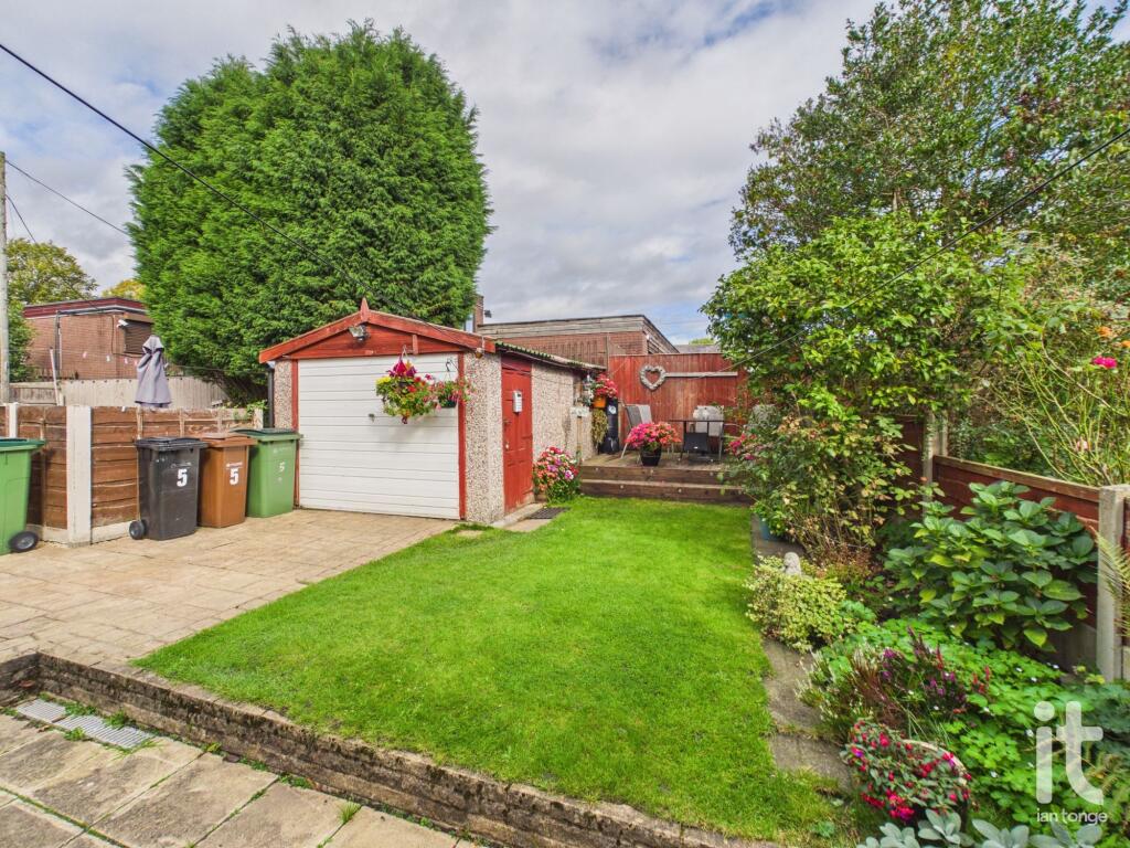 House in Stockport, Mile End, Woodsmoor - View 3