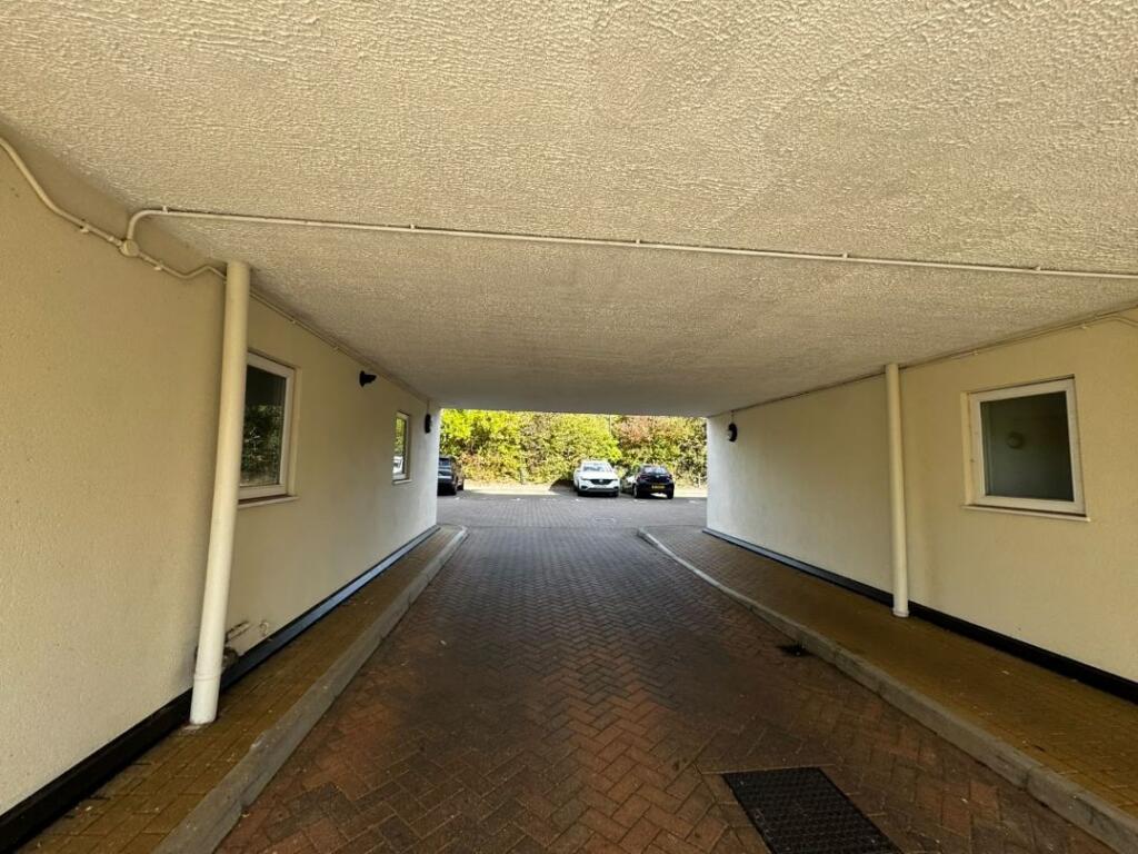 Apartment in Milton Keynes - View 4