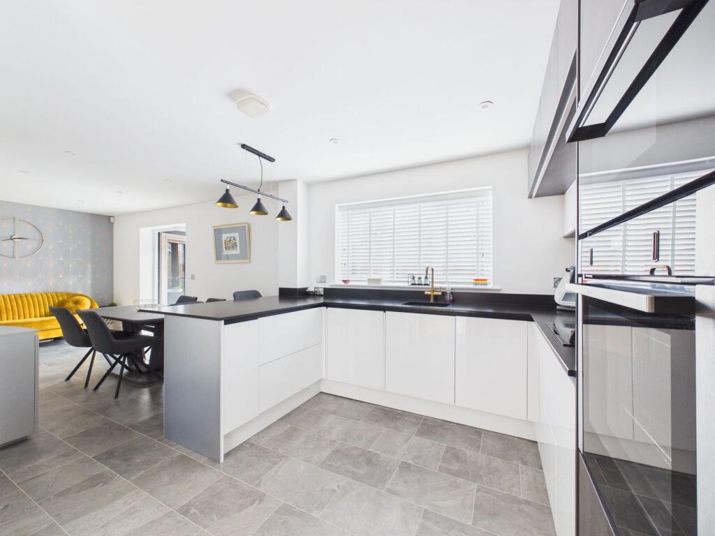 House in Peterborough - View 4