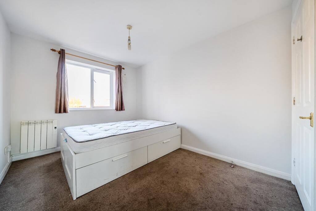 Apartment in London, Norbiton - View 4