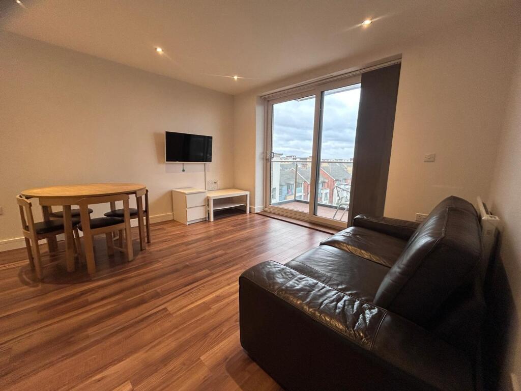 Apartment in Reading - View 3