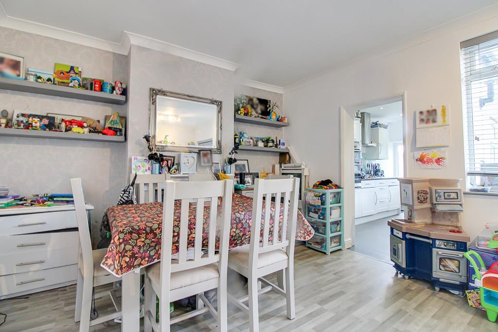 House in Southend-on-Sea, Essex - More