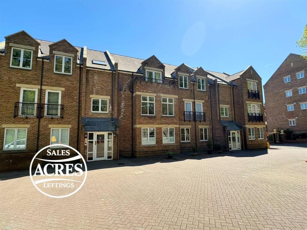 Apartment in Sutton Coldfield, Maney - View 2