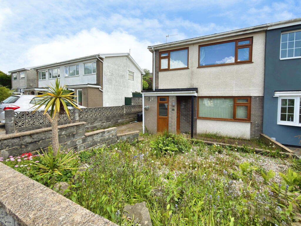 3-bed semi-detached on Haul Fryn, Birchgrove, Swansea, £180,000