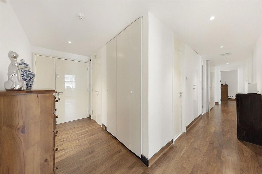 Apartment in London - More