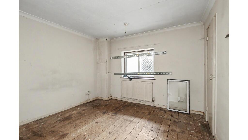 Apartment in Basildon, Essex - More