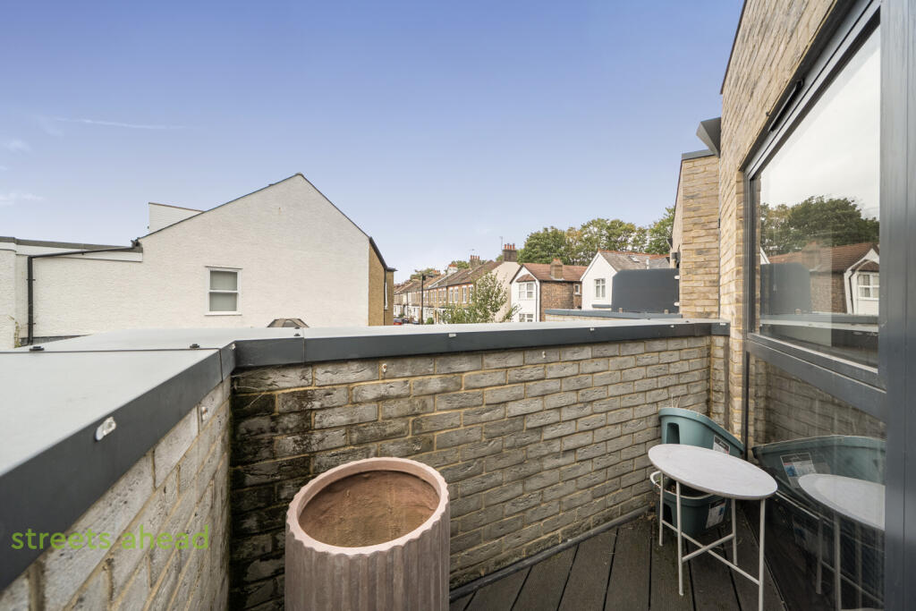Apartment in Croydon - View 5