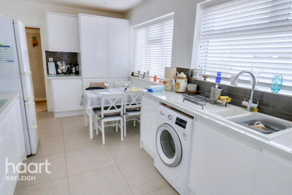 House in Southend-on-Sea, Leigh on Sea - View 5