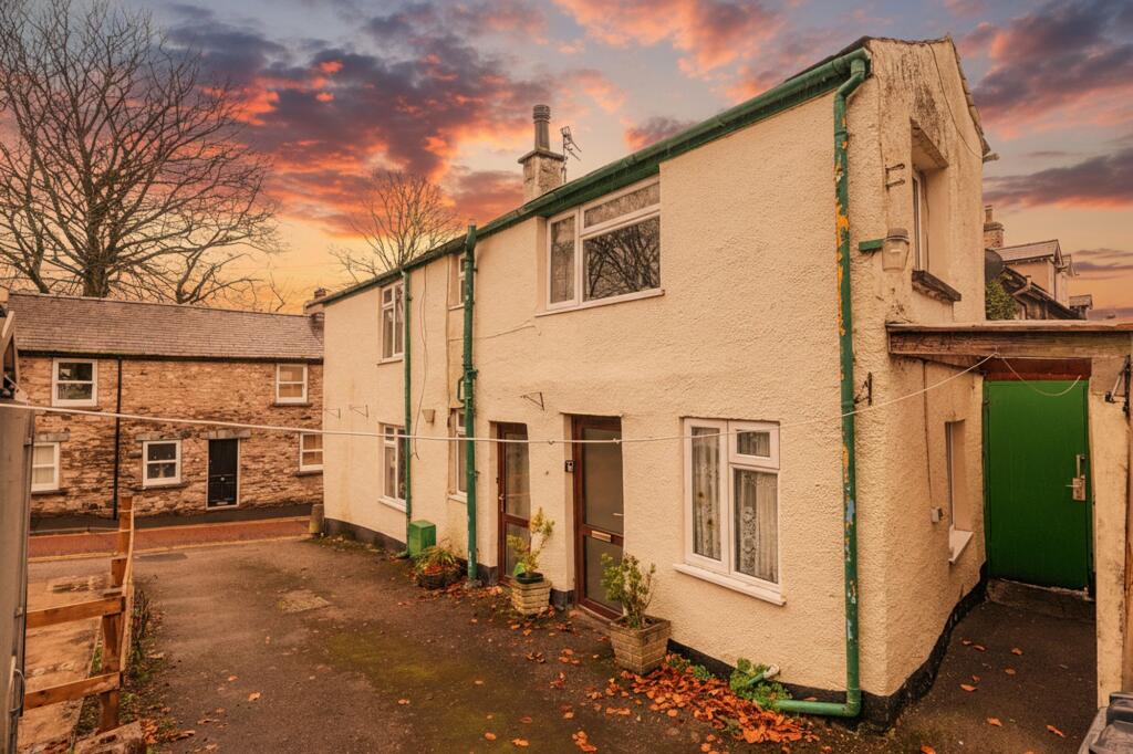 Main image of property: Jamieson Place, Kendal, LA9