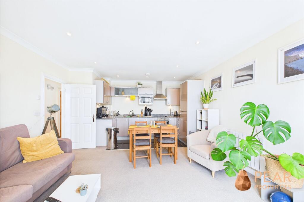 Apartment in Brighton - More