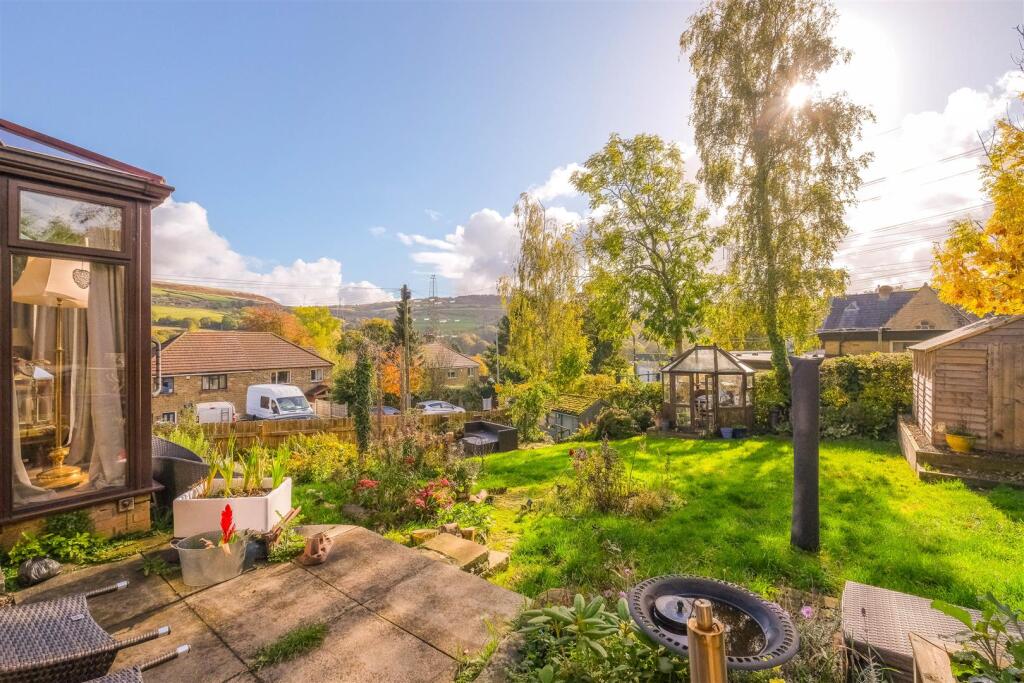 House in Calderdale, Rishworth, Ripponden - View 2