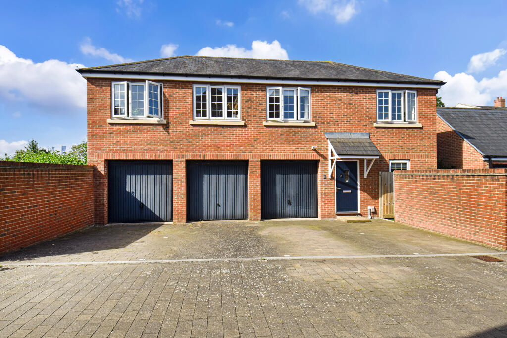 Main image of property: Pebblebed Close, Nr Topsham, Exeter