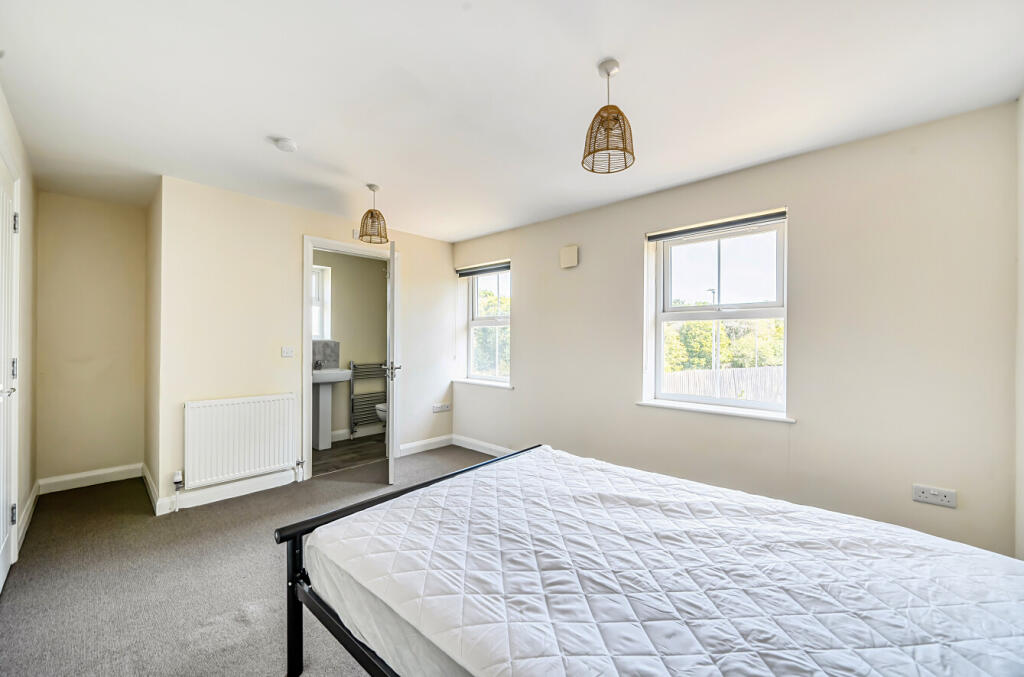 House in Swindon - View 5