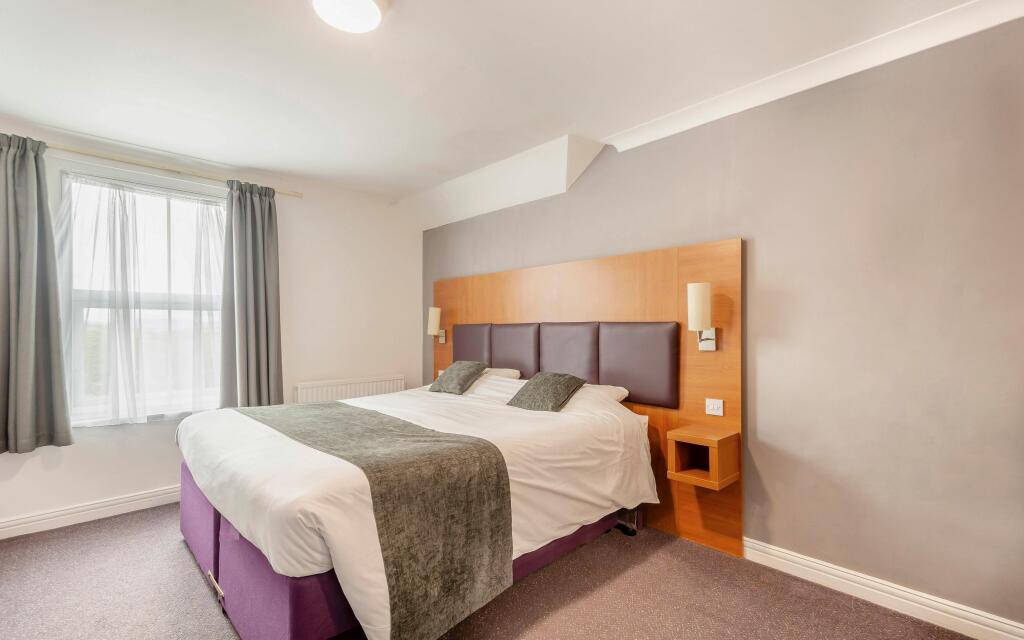 8690263-interior37.jpg