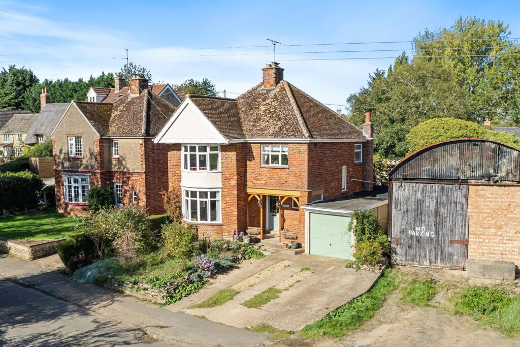 3-bed detached on Slipton Lane, Sudborough NN14, £425,000