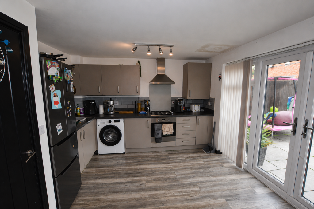 Crompton Way, Lowton, Warrington, WA3 1FS photo 5